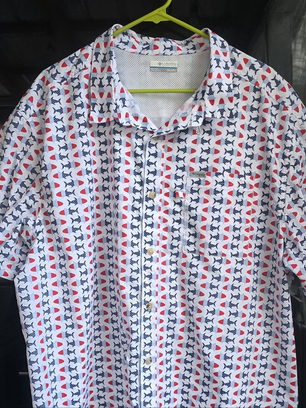 Columbia Short-Sleeve Button-Down Shirt — White, Red & Blue Geometric Print